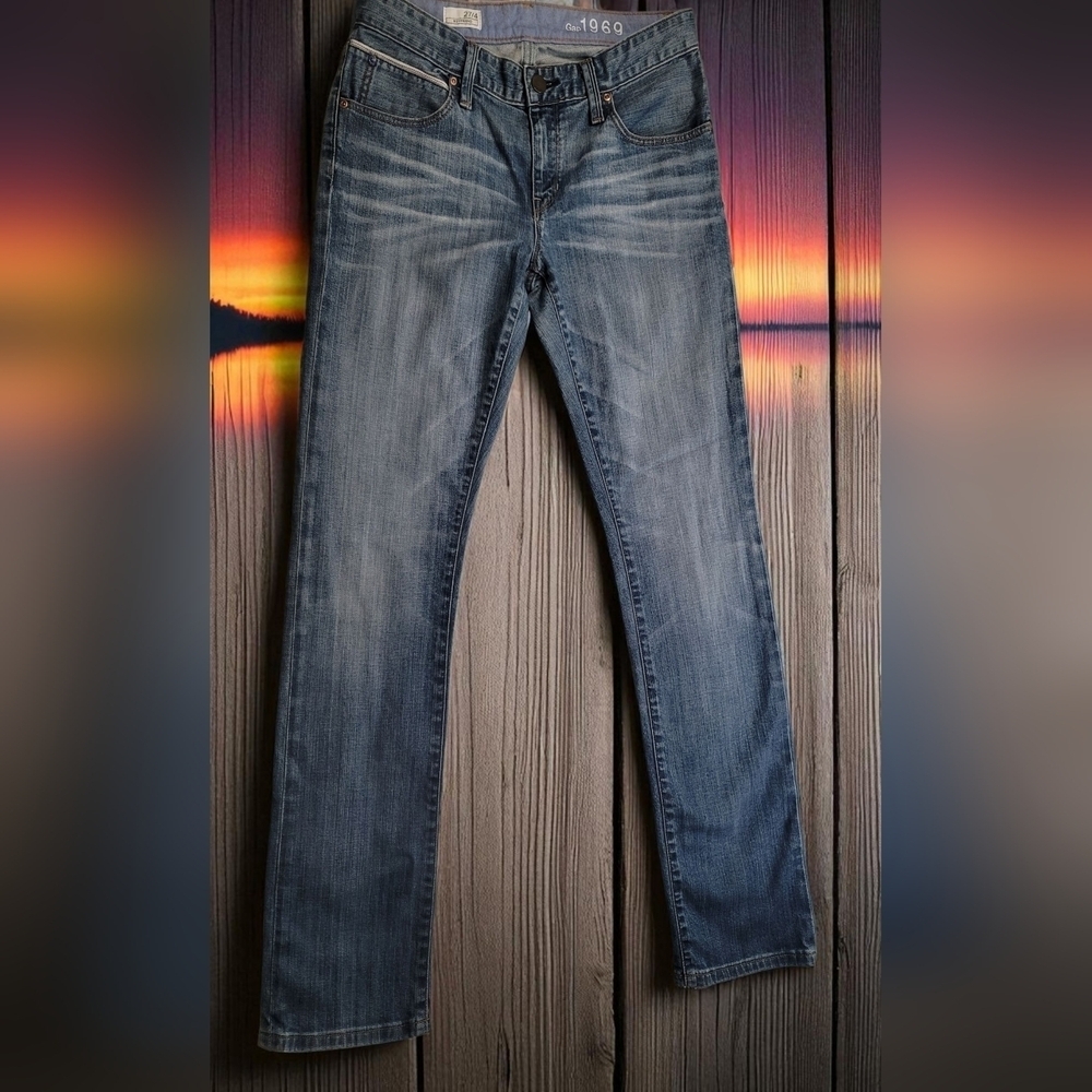 GAP - 27"W X 32"L Blue Straight Leg Jeans Classic Denim